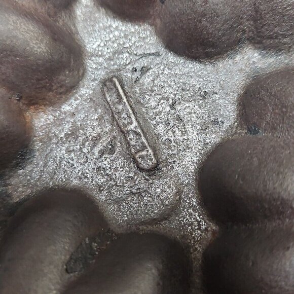 Cast Iron Turks Head Handled Muffin Pan Antique Heavy 12 Slot Unmarked Gatemark? - Picture 11 of 15